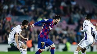 更显示了他 更显示了他